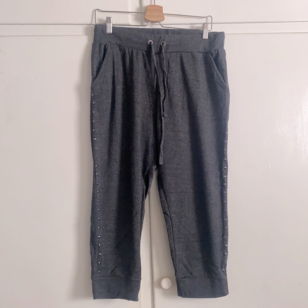 💖 5/$25 Daisy Fuentes heather Gray 3/4 sweatpants
